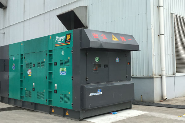 坡心镇燃油滤清器的更换流程是怎样的？