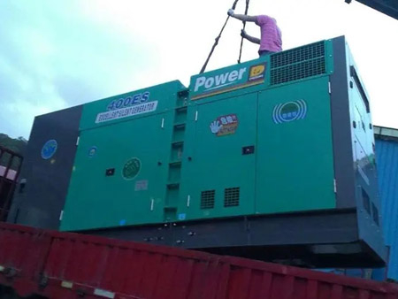 坡心镇柴油发电机组转速不稳定时，如何对发动机进行维护？