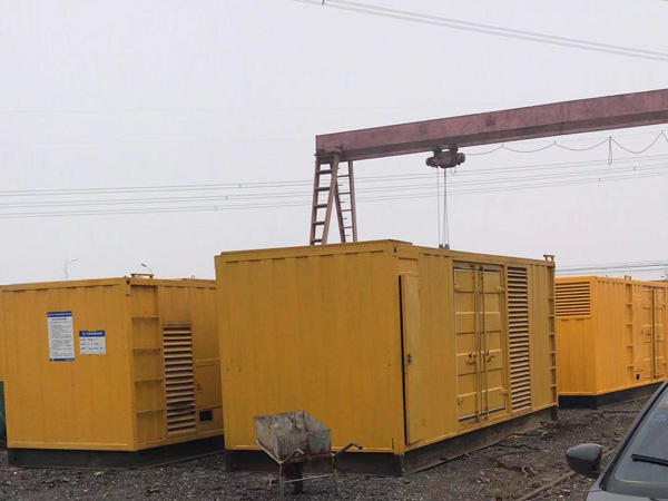 坡心镇100kw柴油发电机组每小时油耗？