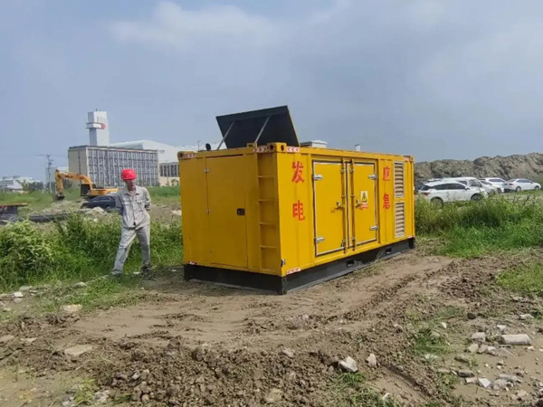 坡心镇冬季低温环境下，发电机组启动电瓶的容量需求是否会增加？