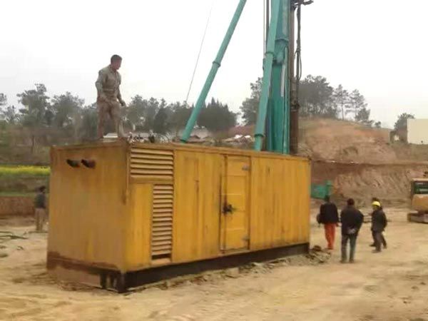 坡心镇如何判断水冷式机油散热器密封件是否需要更换？